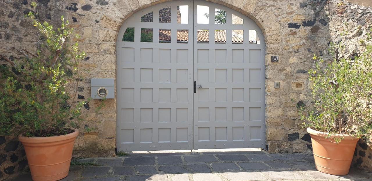 La Tour Noble Saint-Saturnin (Puy-de-Dome) Exterior foto